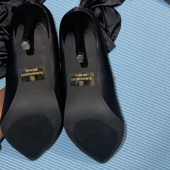 Point toe stiletto heeledsock boots - Picture 7 of 9